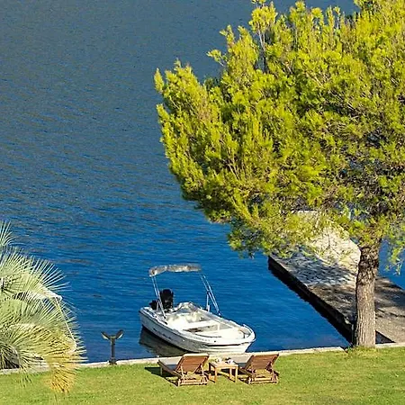 Cleopatra Hotel Nydri (Lefkada)